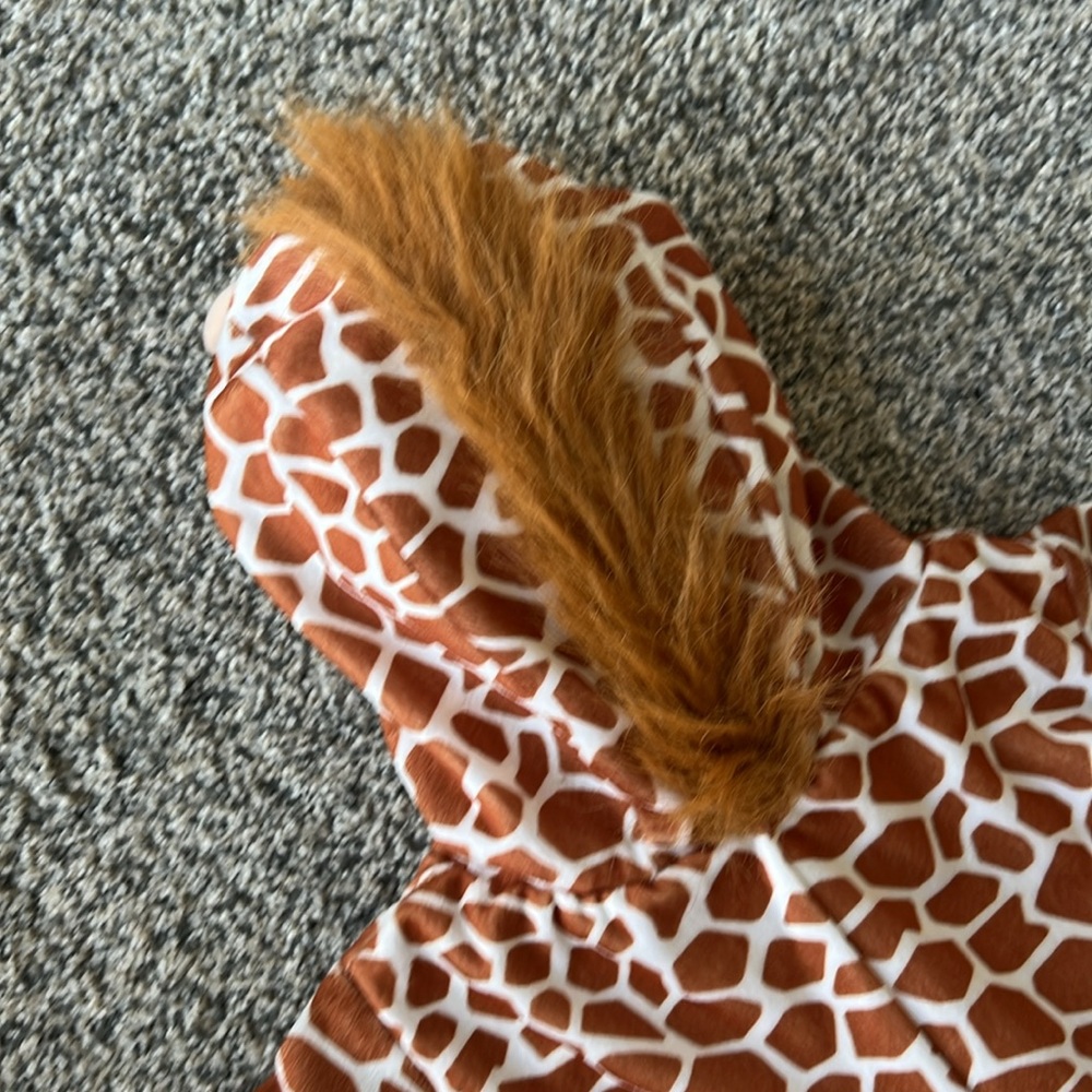 Chrisha Playful Plush Giraffe Costume - Picture 5 of 7
